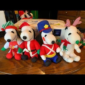 Snoopy Christmas plush figures - set of 4